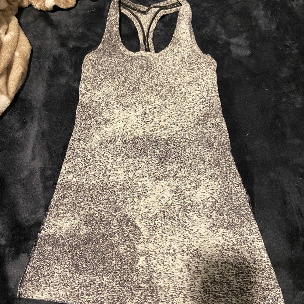 Lulu lemon tank new condition size 4